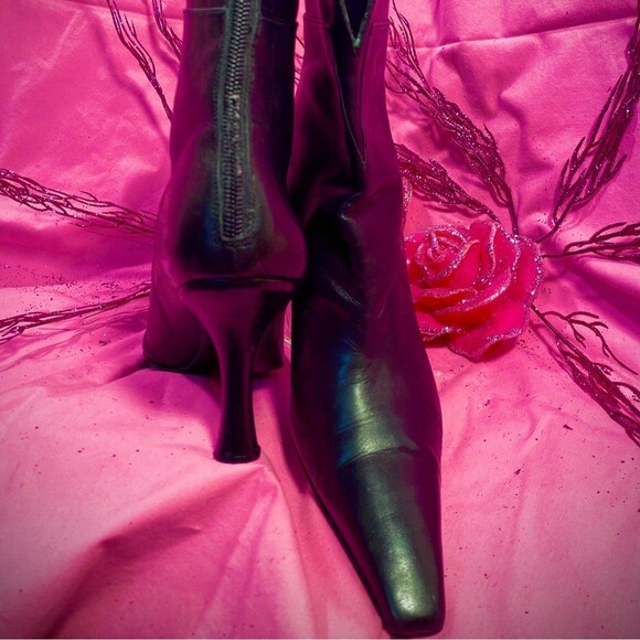 NEW…STUART WIETZMAN…BLACK LEATHER ANKLE BOOT…3” IN HEELS…WMN SIZE 9.5....VINTAGE - Picture 5 of 8